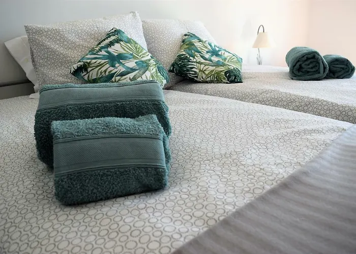 Casa Dos Passarinhos-seaview@nazare נאזרה