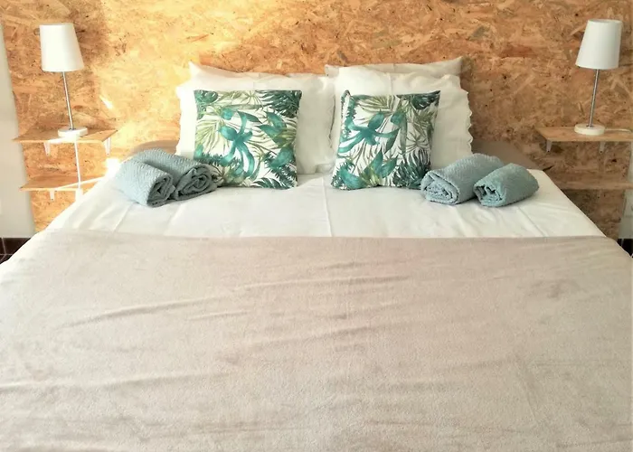 Casa Dos Passarinhos-seaview@nazare * נאזרה