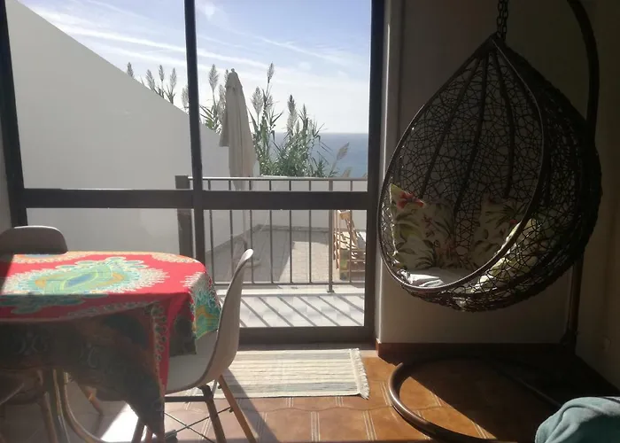 Casa Dos Passarinhos-seaview@nazare נאזרה