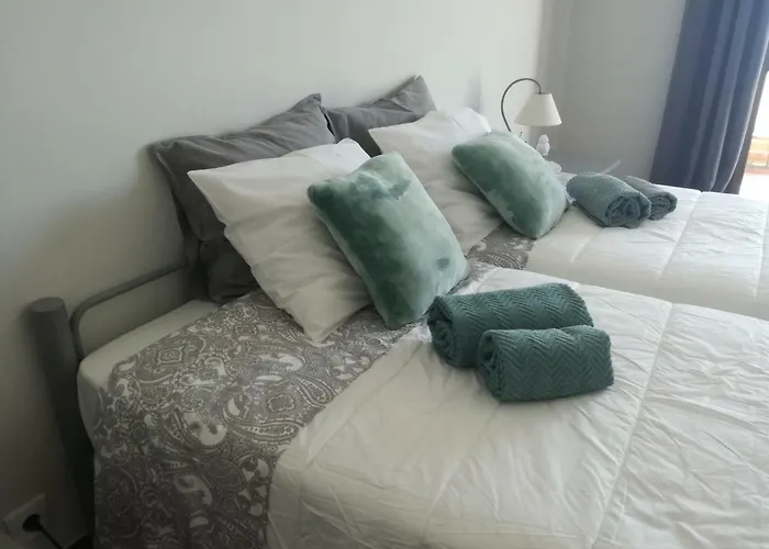 Casa Dos Passarinhos-seaview@nazare Pensión *