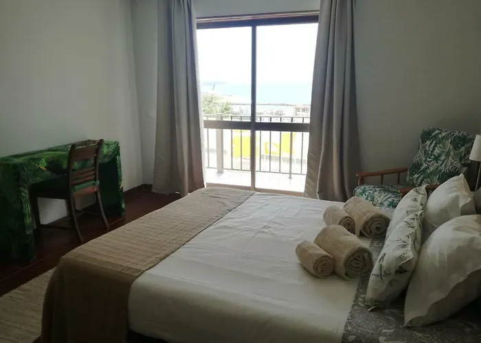 בית הארחה Casa Dos Passarinhos-seaview@nazare נאזרה